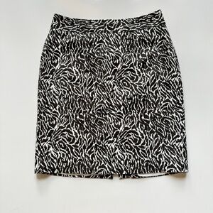 Ann Taylor Loft Petite Swirl Print Shift Skirt in Black & White